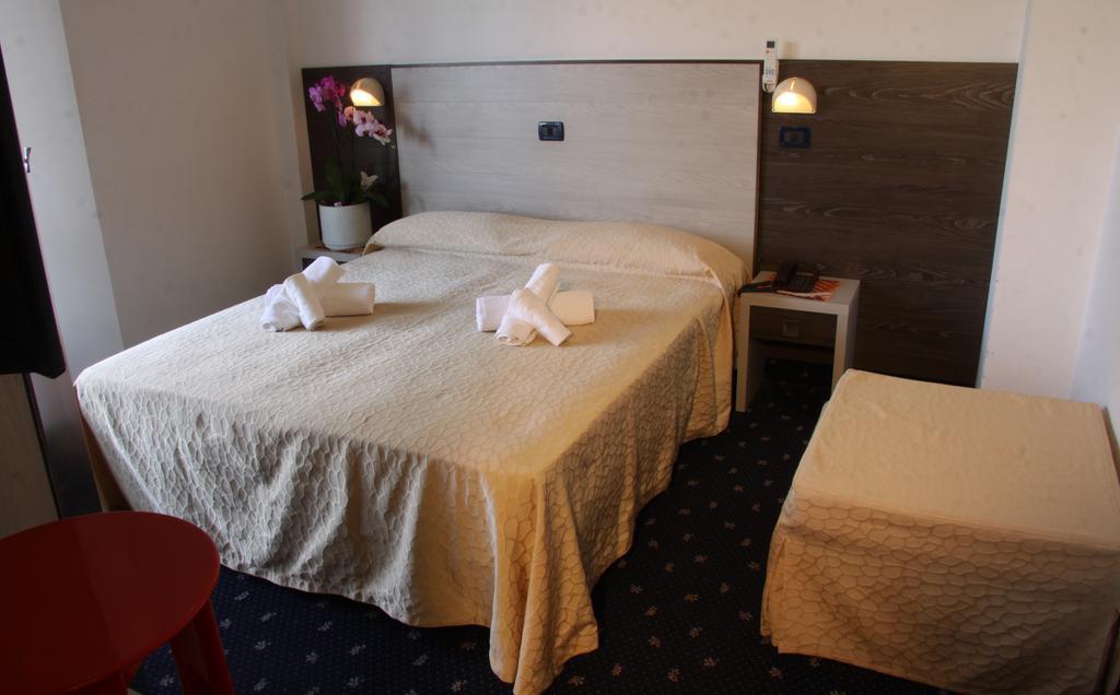 Tilly Hotel 3*
