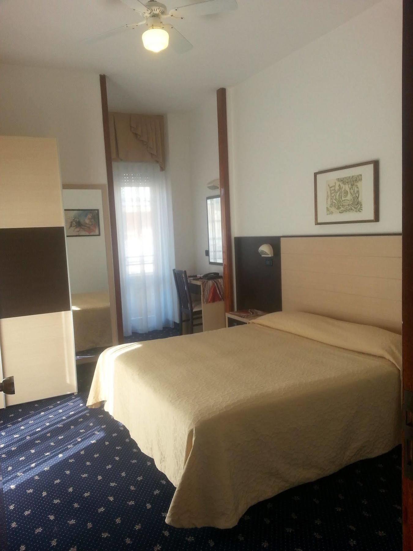 Hotel Tilly 3*