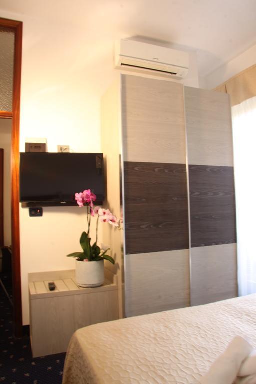 Tilly Hotel 3*