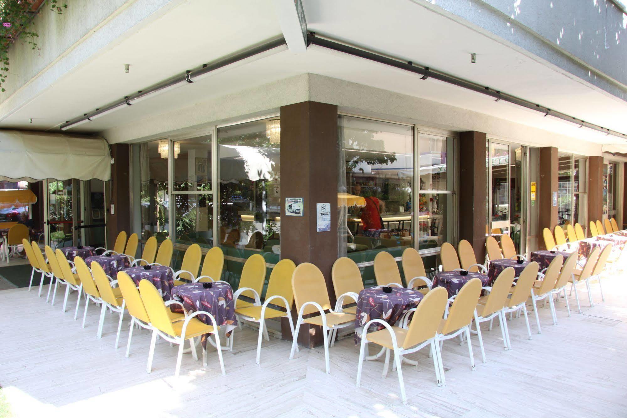 Tilly Hotel 3*